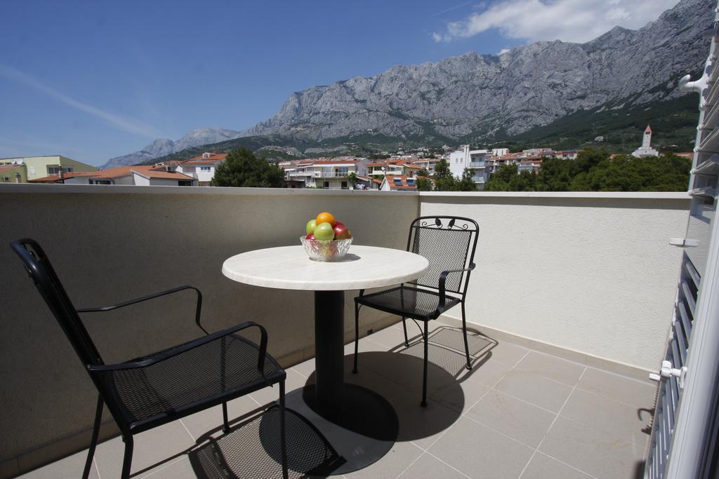 Apartments Neva Makarska Room photo