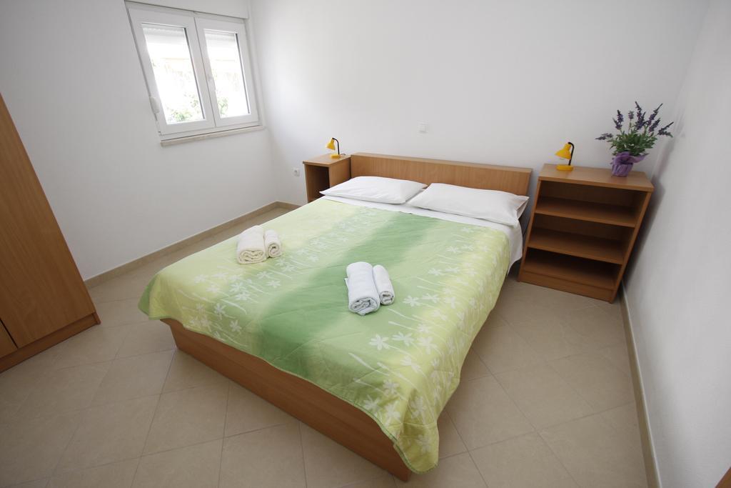 Apartments Neva Makarska Exterior photo