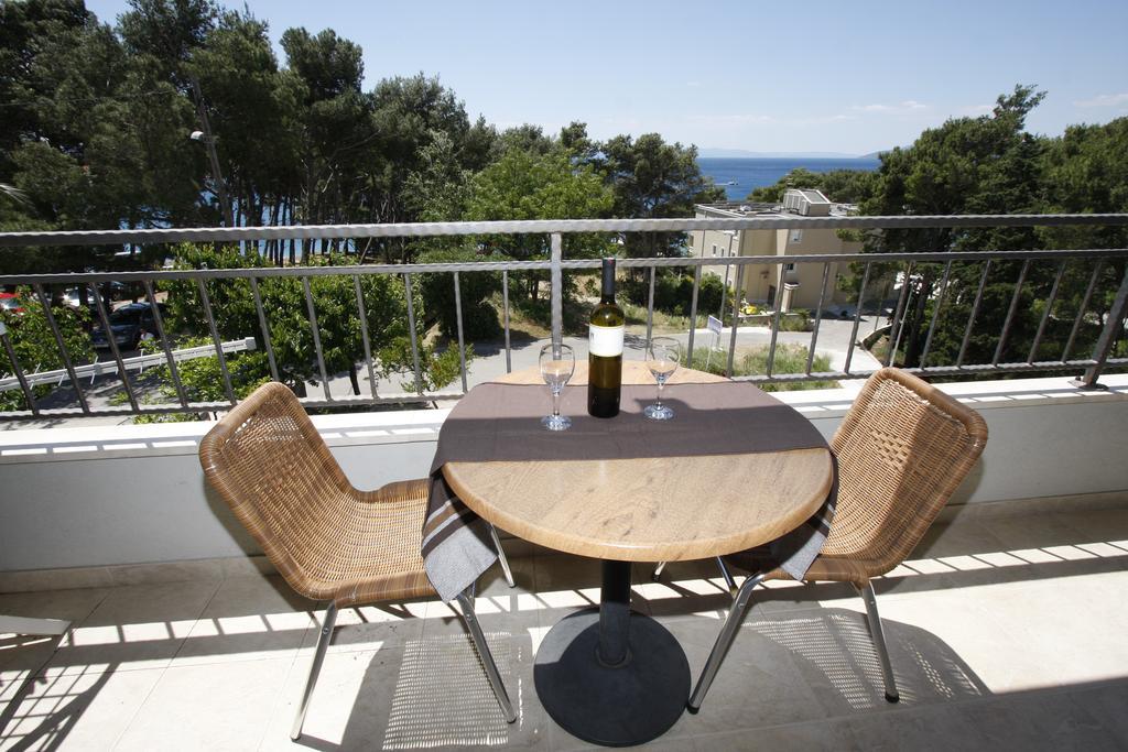 Apartments Neva Makarska Exterior photo
