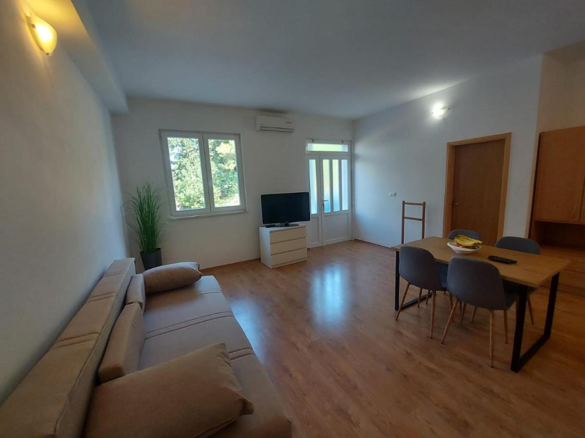 Apartments Neva Makarska Exterior photo