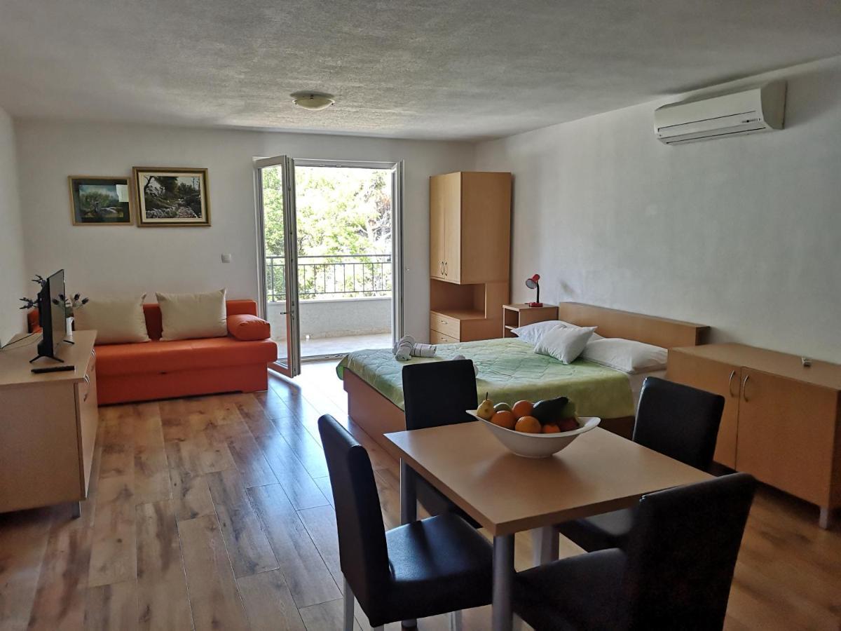 Apartments Neva Makarska Exterior photo