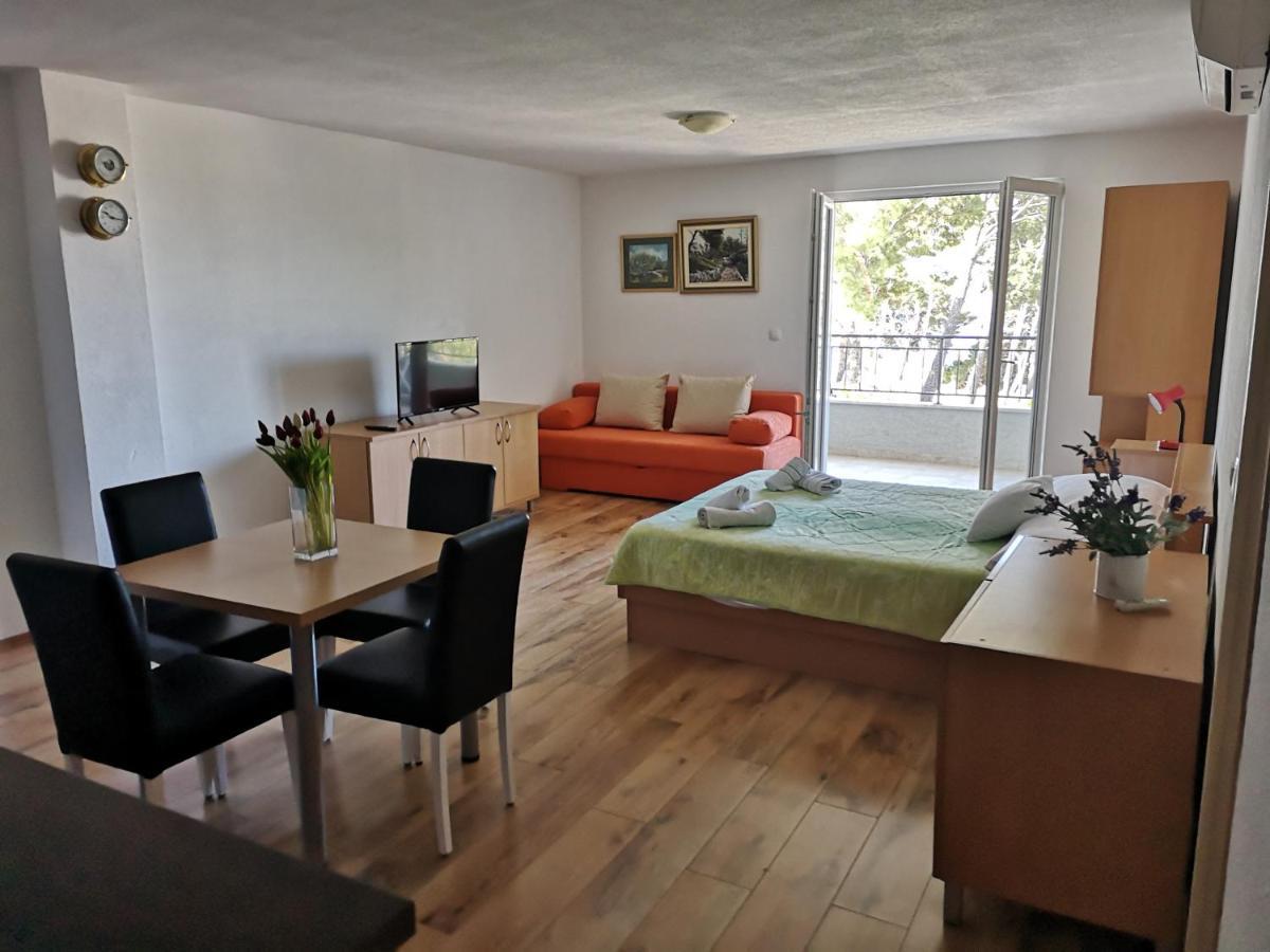 Apartments Neva Makarska Exterior photo