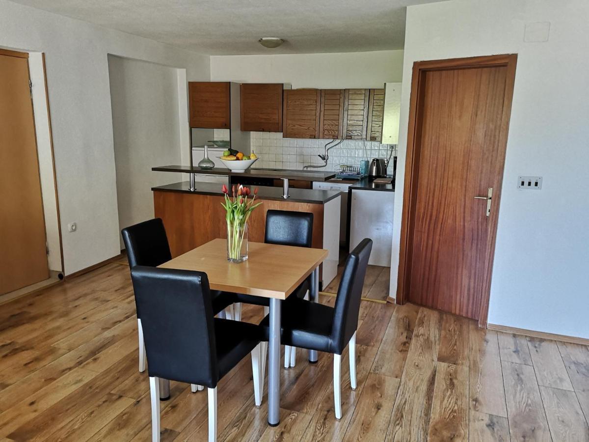Apartments Neva Makarska Exterior photo